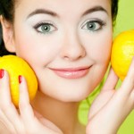 Лимон – доступное средство для устранения черных точек и других дефектов кожи лица