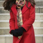 Как выбирать шарф к красному пальто?